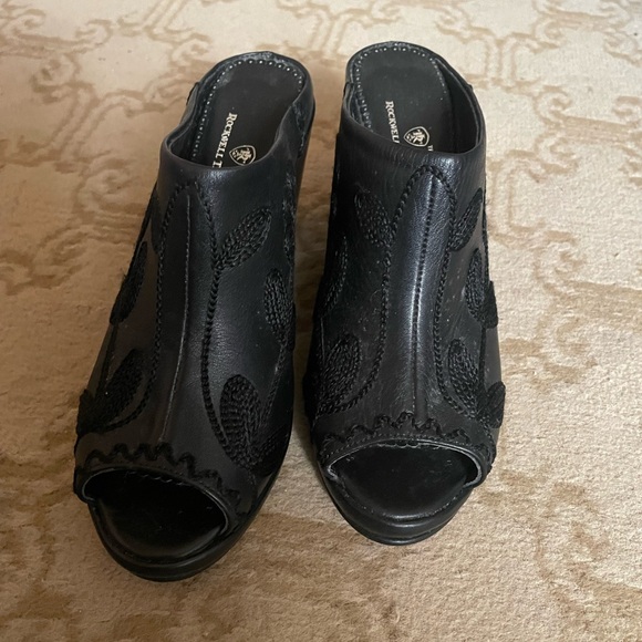 Rockport Women's Black Embroidered Mules